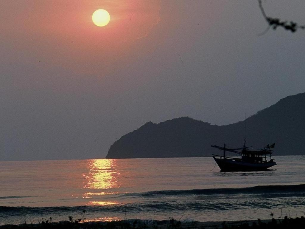 The Privacy Beach Resort & Spa Sam Roi Yot Exterior foto